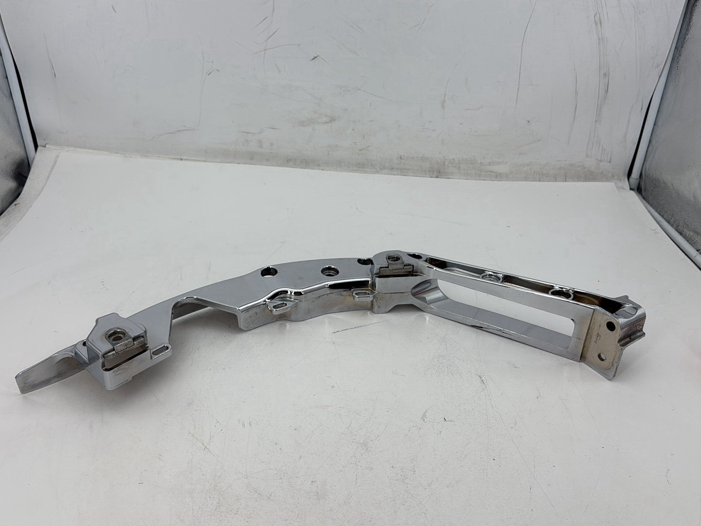 2014 Harley Electra Glide Touring CVO Screamin Eagle OEM Rear Left 1 Fender Strut Bracket