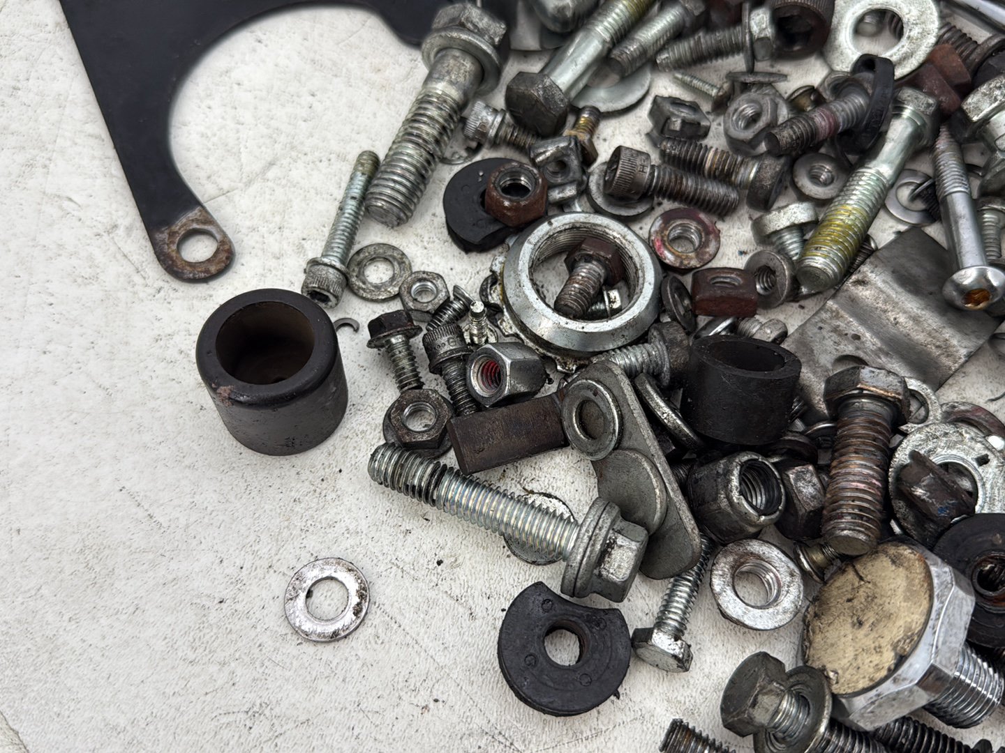 2004 Harley Road King Touring Custom FLHRSI OEM Hardware Bolts Nuts & Brackets