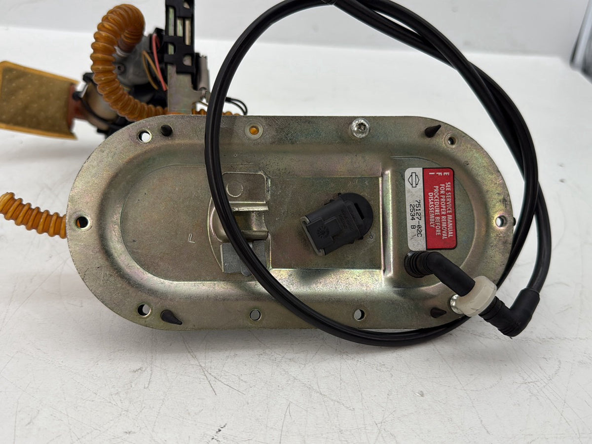 2005 Harley Touring Road King Classic OEM Gas Gasoline Fuel Petrol Pump Sending