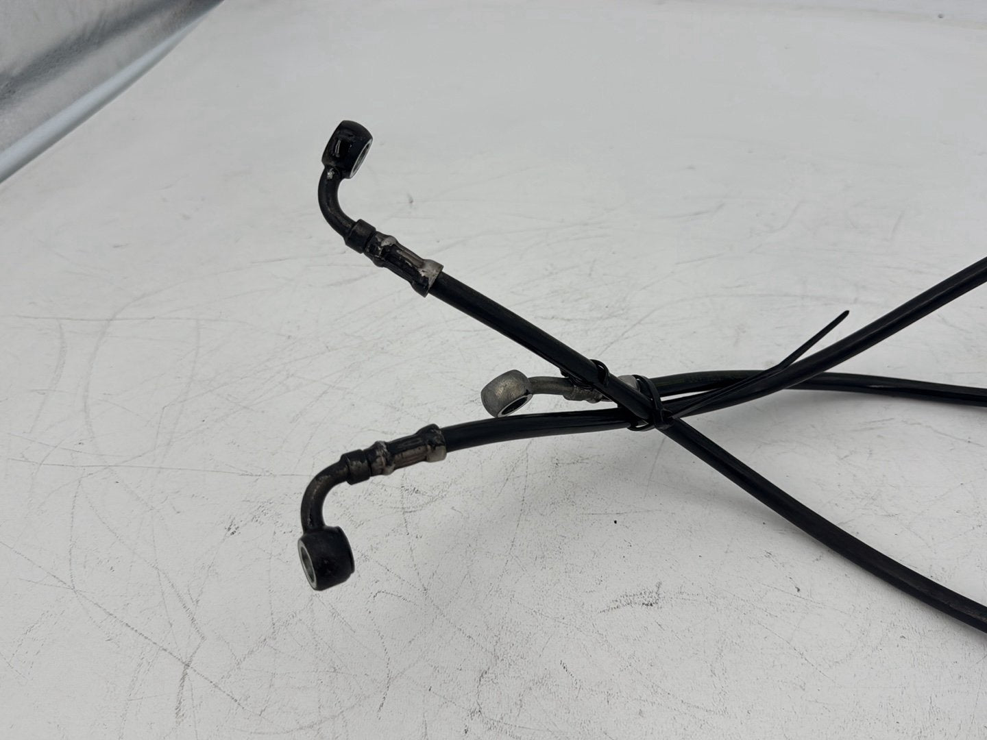 2008 Harley Touring FLHT Electra Glide OEM Front Brake Hose Line Pipe NON-abs