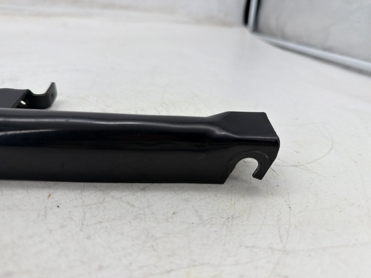 2006 Harley Softail Deuce FXSTDI OEM Seat Bracket Mount Support Mounting
