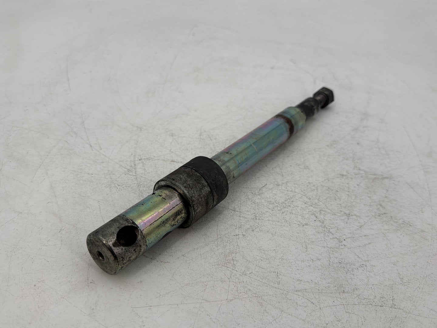 1999 - 2006 Harley-Davidson Dyna Super Glide Front Wheel Axle Bolt Shaft 40928-06