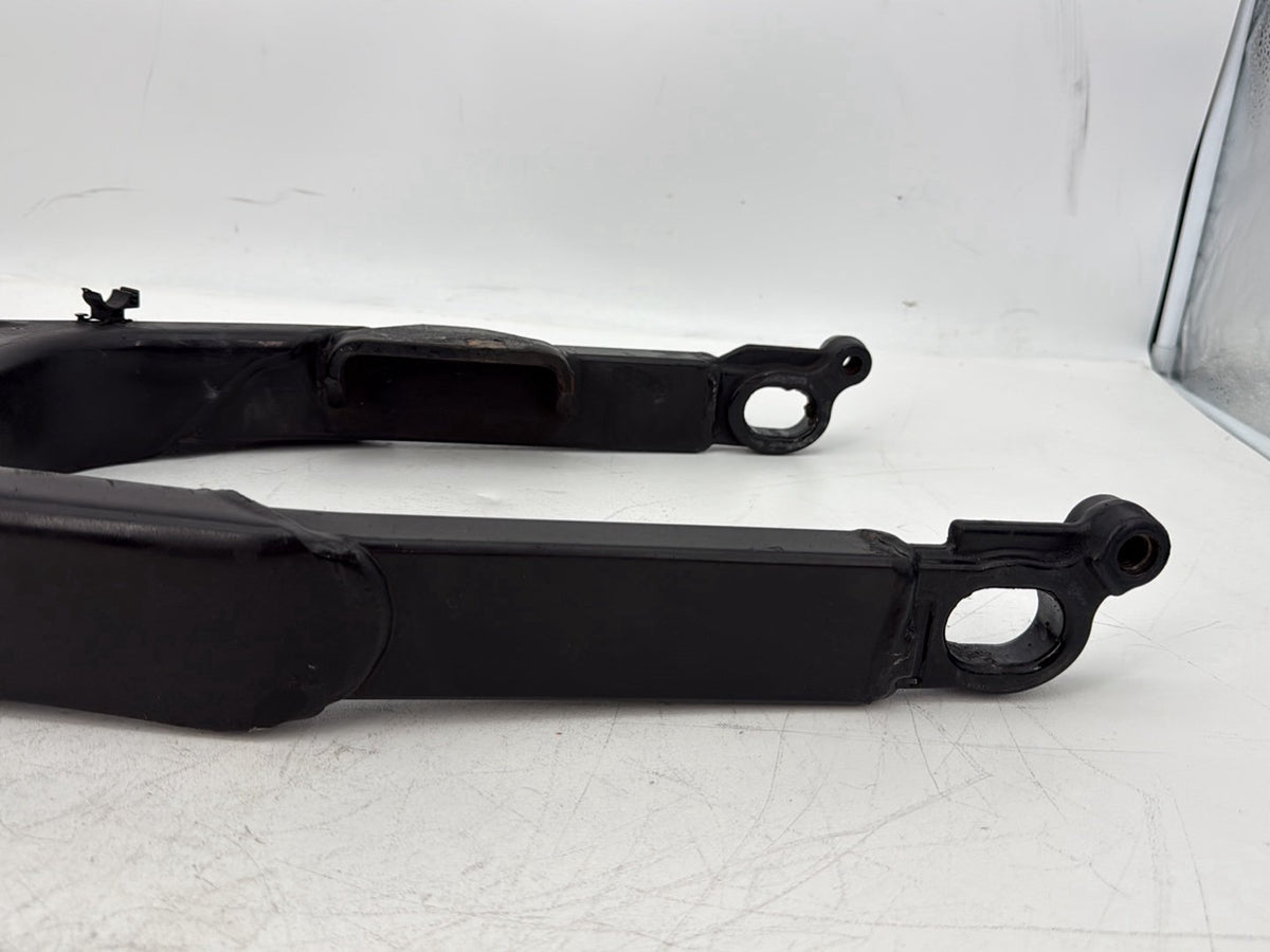 2006 Harley Touring FLHRI Road King OEM Rear Fork Swingarm Swing Arm