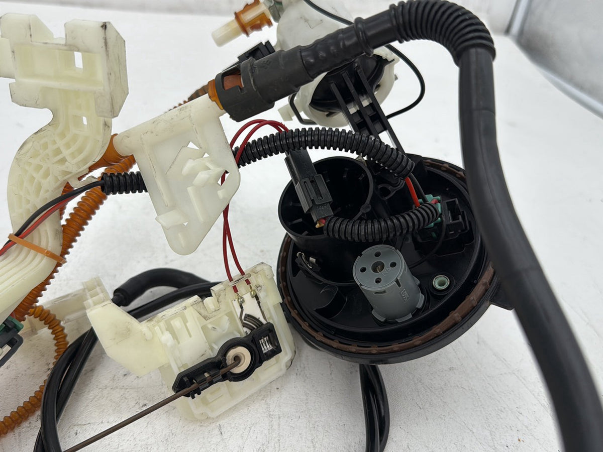 2018 Harley Electra Glide Touring Ultra Fuel Pump Gas Gasoline Petrol Sending