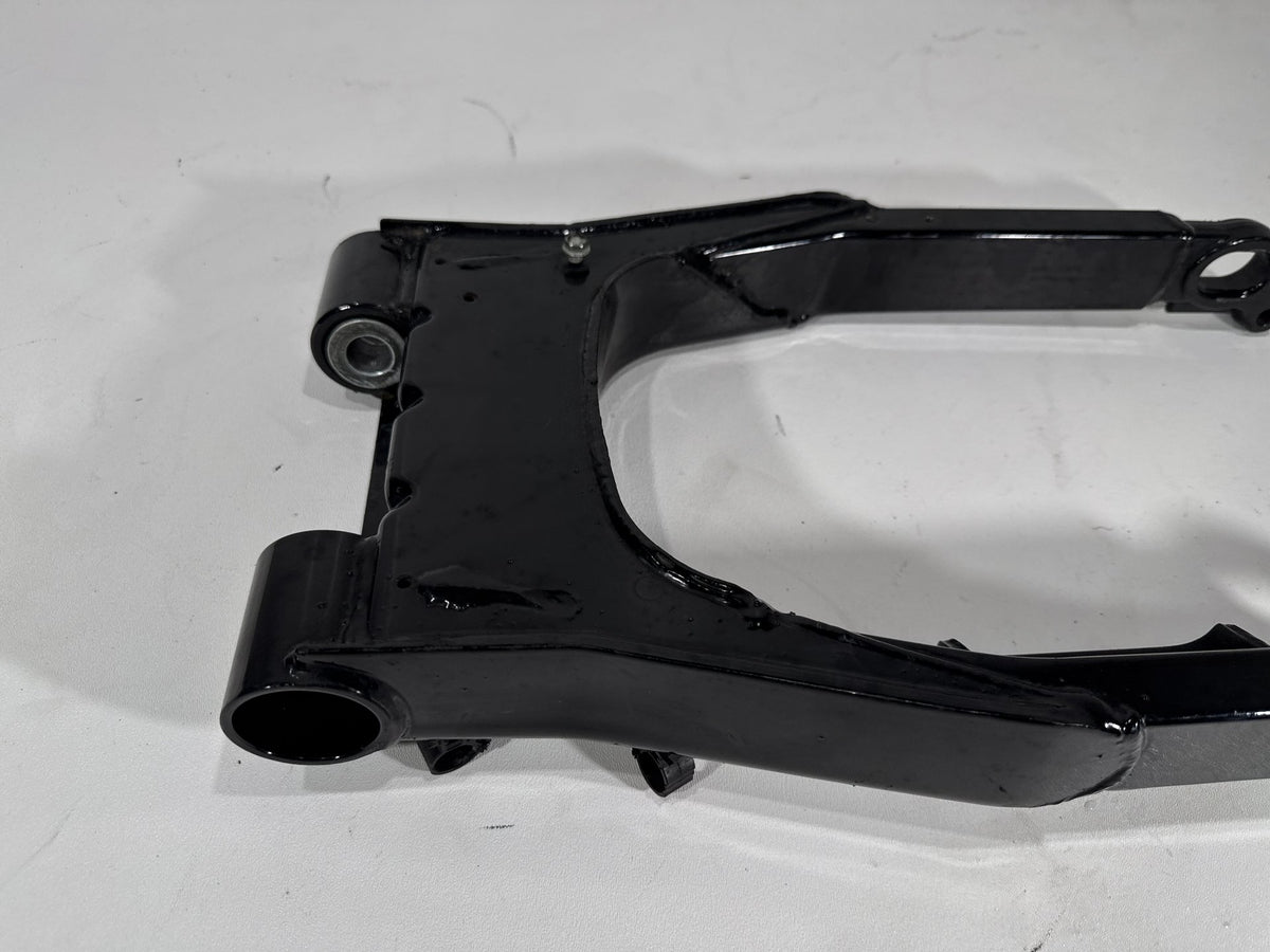 2004 Harley Road King Touring Classic OEM Rear Fork Swingarm Swing Arm