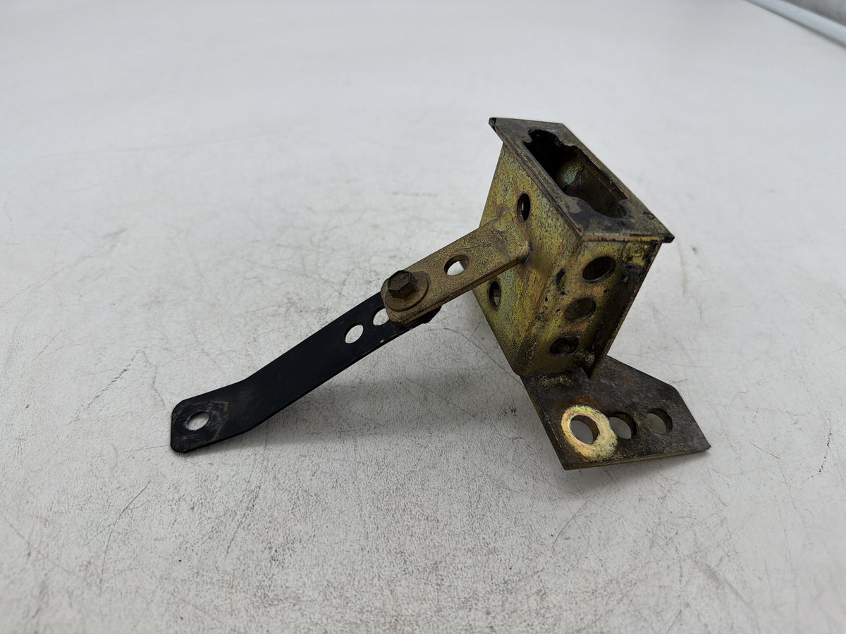 1993 Harley Electra Touring Sport Driver Rider Backrest Bracket Mount 52589-09A