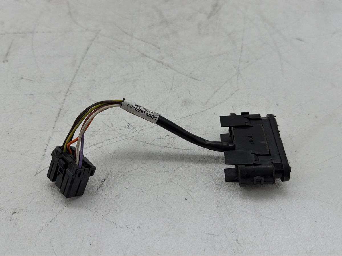 2007 Harley Electra Glide Touring Ultra OEM Indicator Lamp Wire Plug 68789-96A