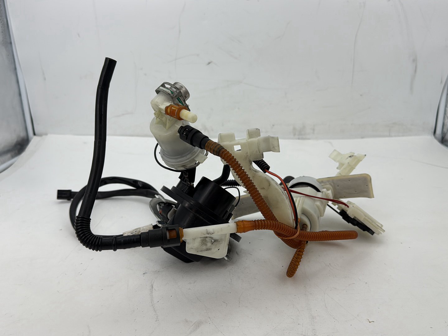 2013 Harley Street Glide Touring FLHX OEM Fuel Pump Gas Gasoline Petrol Sending