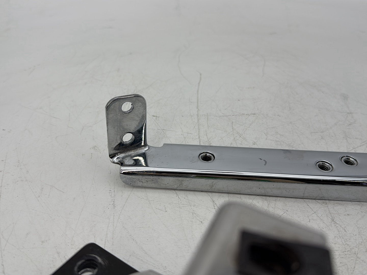 2005 Harley Touring FLHRCI Road King Classic OEM Rear Left & Right Saddlebag Fender Support