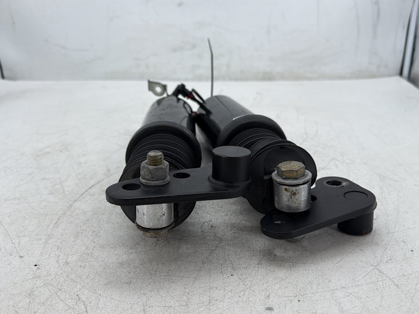2009 Harley Street Glide Touring FLHX OEM Rear Left Right Shock Absorbers