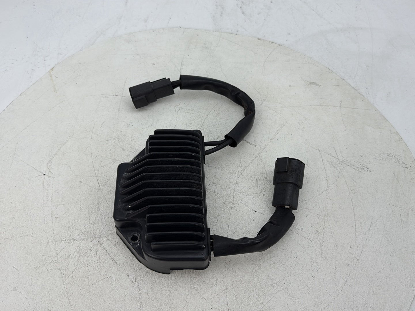 2006 Harley Dyna FXDWGI Wide Glide OEM Voltage Regulator Rectifier