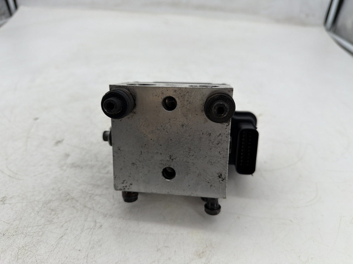 2010 Harley Electra Glide Touring Ultra OEM ABS Brake Pump & Control Module