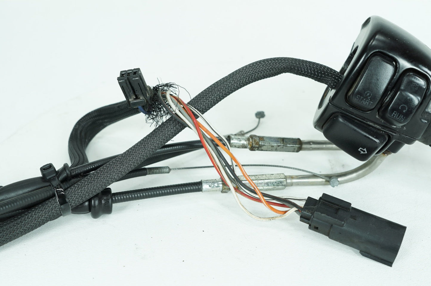 2007 - 2016 Harley-Davidson Dyna Super Glide Custom Right Engine Start Kill Switches Controls 71684-06