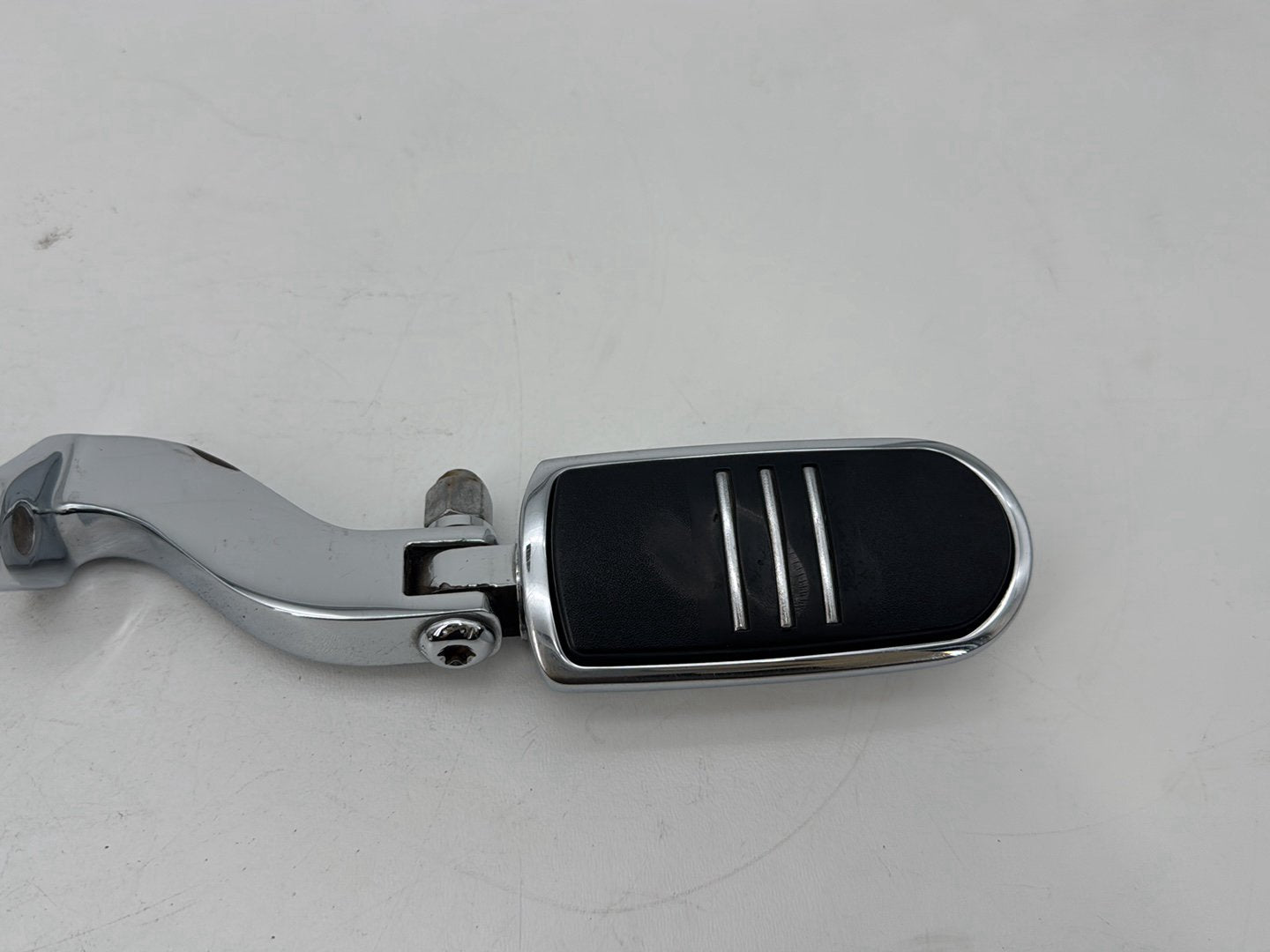 1999 - 2006 Harley-Davidson Touring Road King Custom Passenger Left & Right Foot Pegs 49015-04A