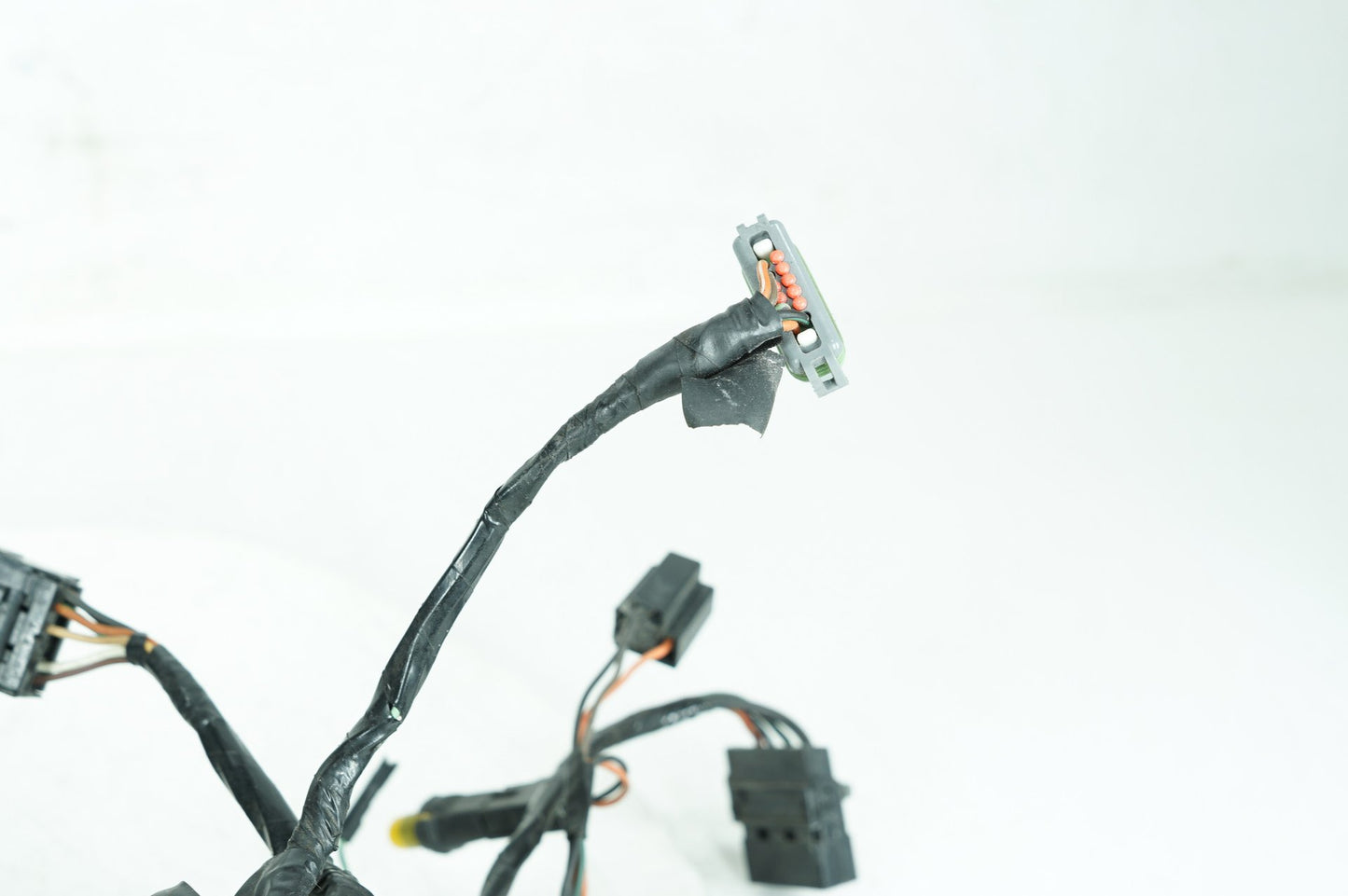 2007 - 2012 Harley-Davidson Touring Street Glide Front Sub Wiring Harness Loom Interconnect  	70232-08