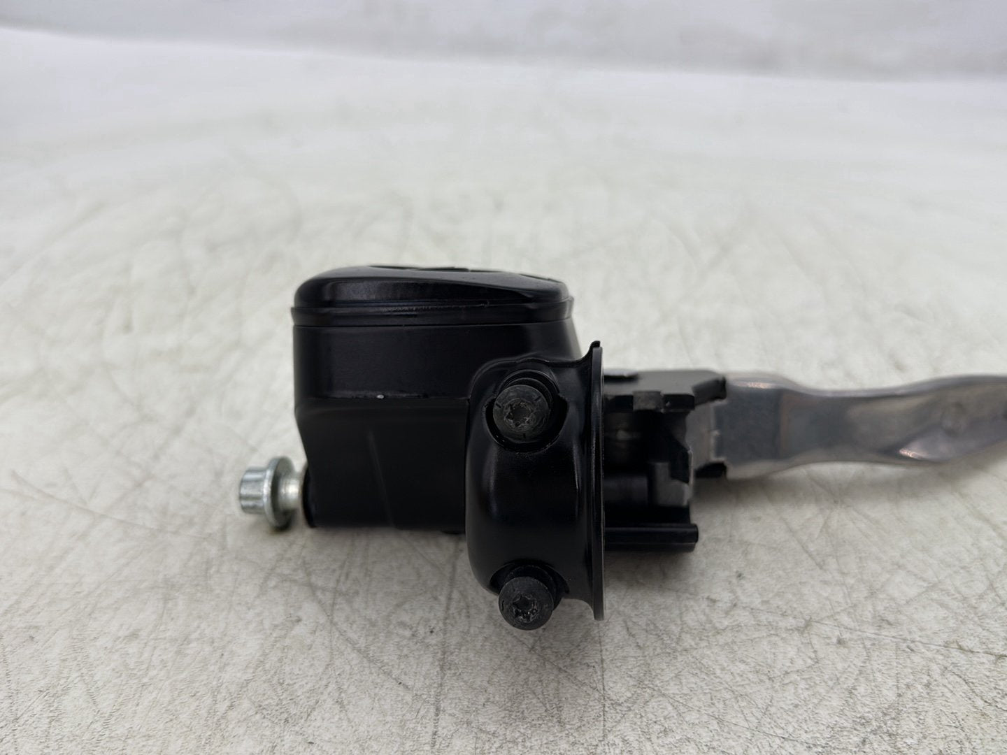 2004 Harley Dyna Super Glide FXDI OEM Front Right Brake Lever Master Cylinder