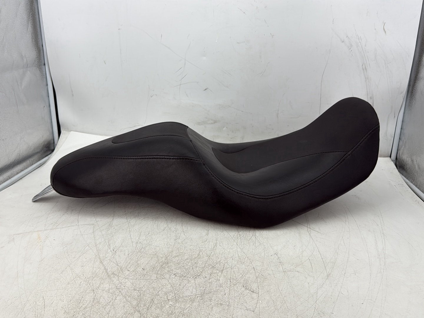 2010 Harley Dyna Fat Bob FXDF OEM Passenger Rider Driver Seat Saddle
