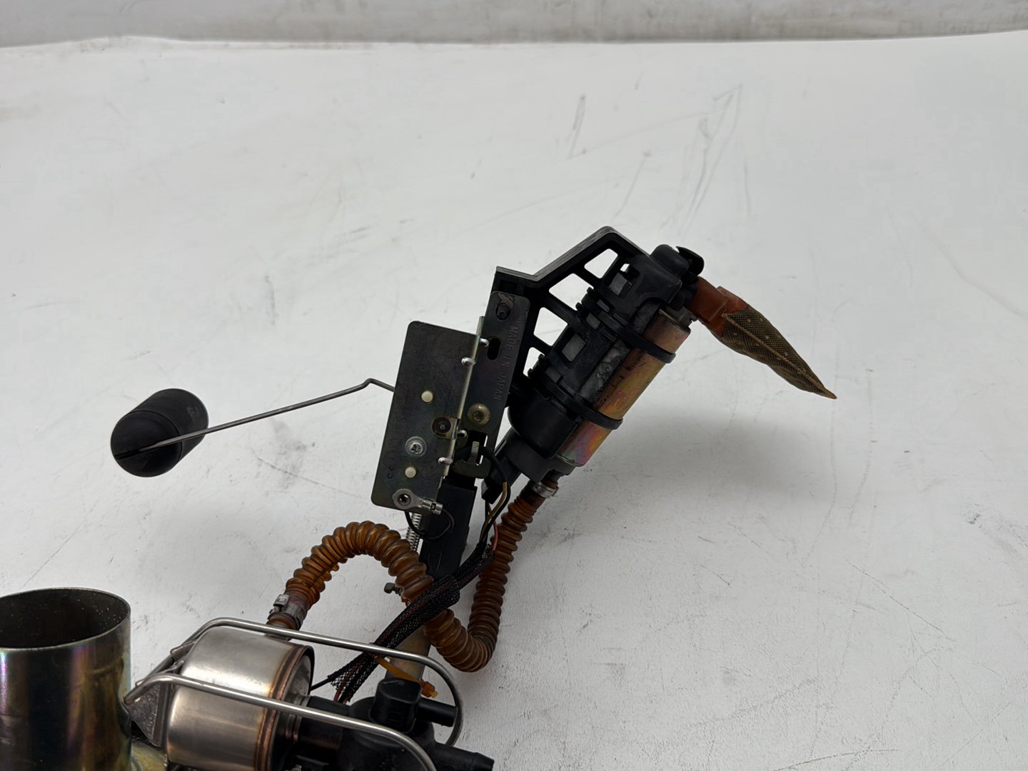 2006 Harley Touring FLHTCI Electra Glide Classic OEM Fuel Pump Gas Gasoline Petrol Sending