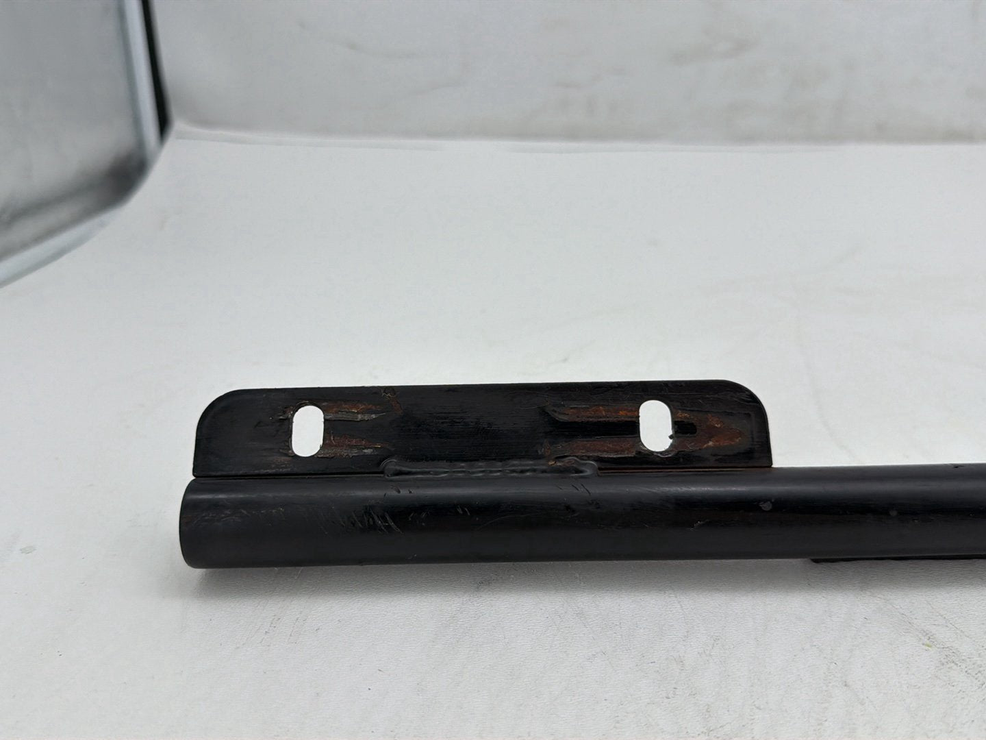 2009 Harley Dyna Street Bob OEM Exhaust Muffler Interconnect Bracket Support Bar