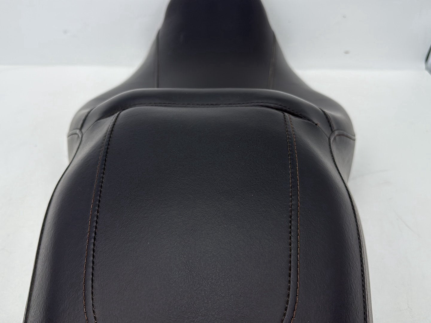 Harley-Davidson Misc  Passenger Rider Driver Seat Saddle 52164-09B