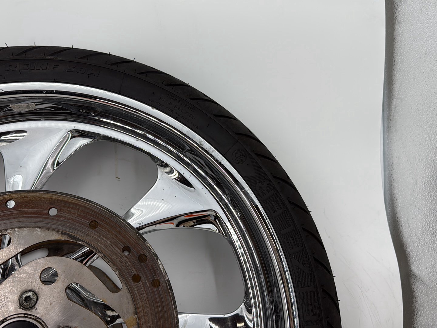 2005 Harley Road Glide Touring FLTRI OEM Front Wheel Rim Tire