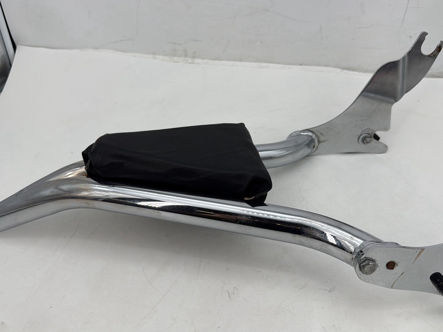 2013 Harley Street Glide Touring FLHX OEM Rear Sissy Bar w/ Backrest Cushion Pad