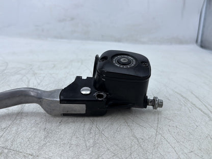 2004 Harley Road King Touring Custom FLHRSI OEM Front Right Brake Lever Master Cylinder