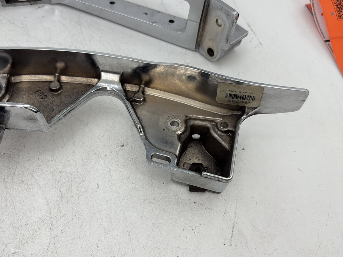2017 Harley Road Glide Touring OEM Left Right Saddlebag Fender Struts Brackets