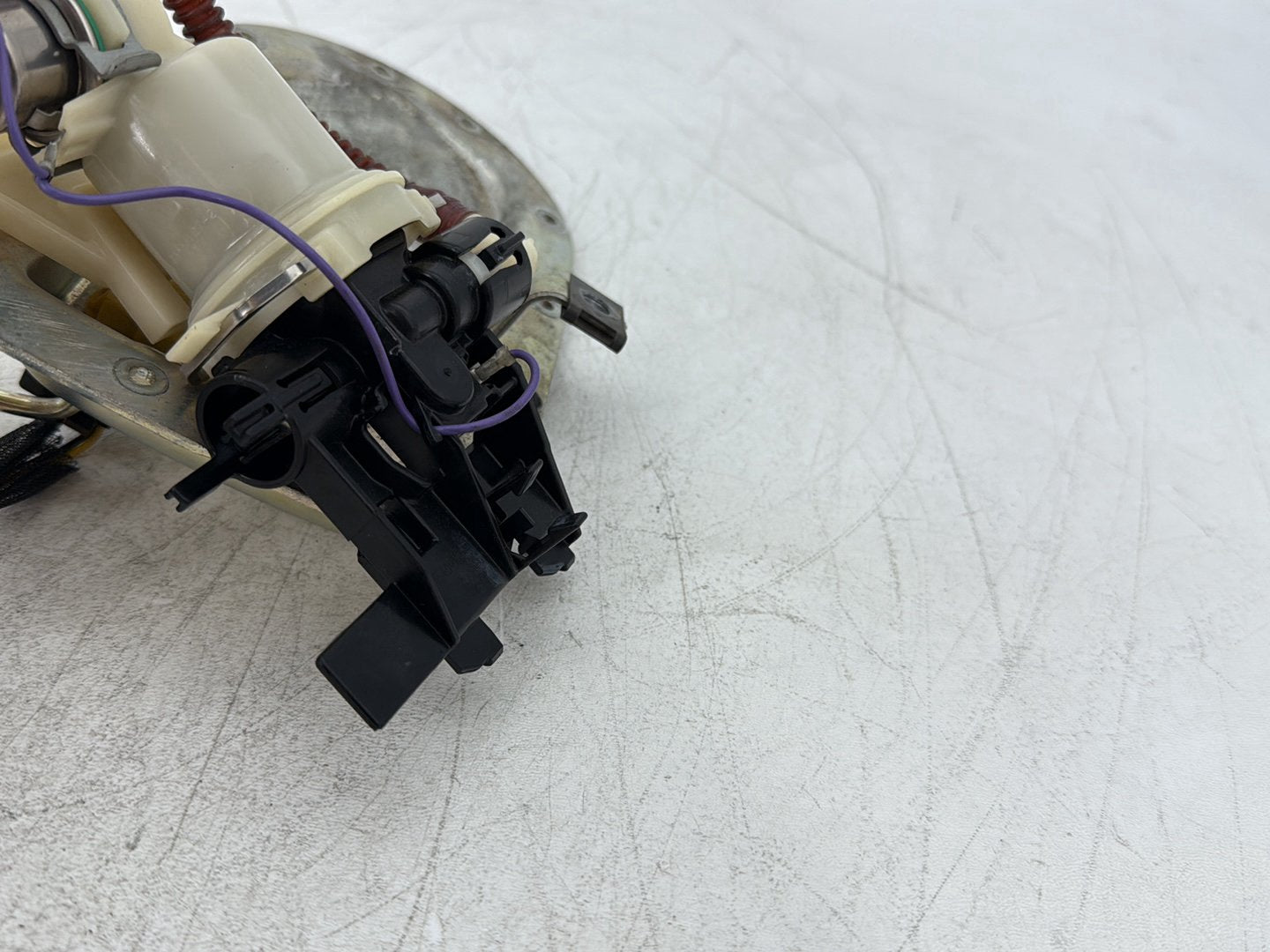 2010 Harley Dyna Fat Bob FXDF OEM Fuel Pump Gas Gasoline Petrol Sending
