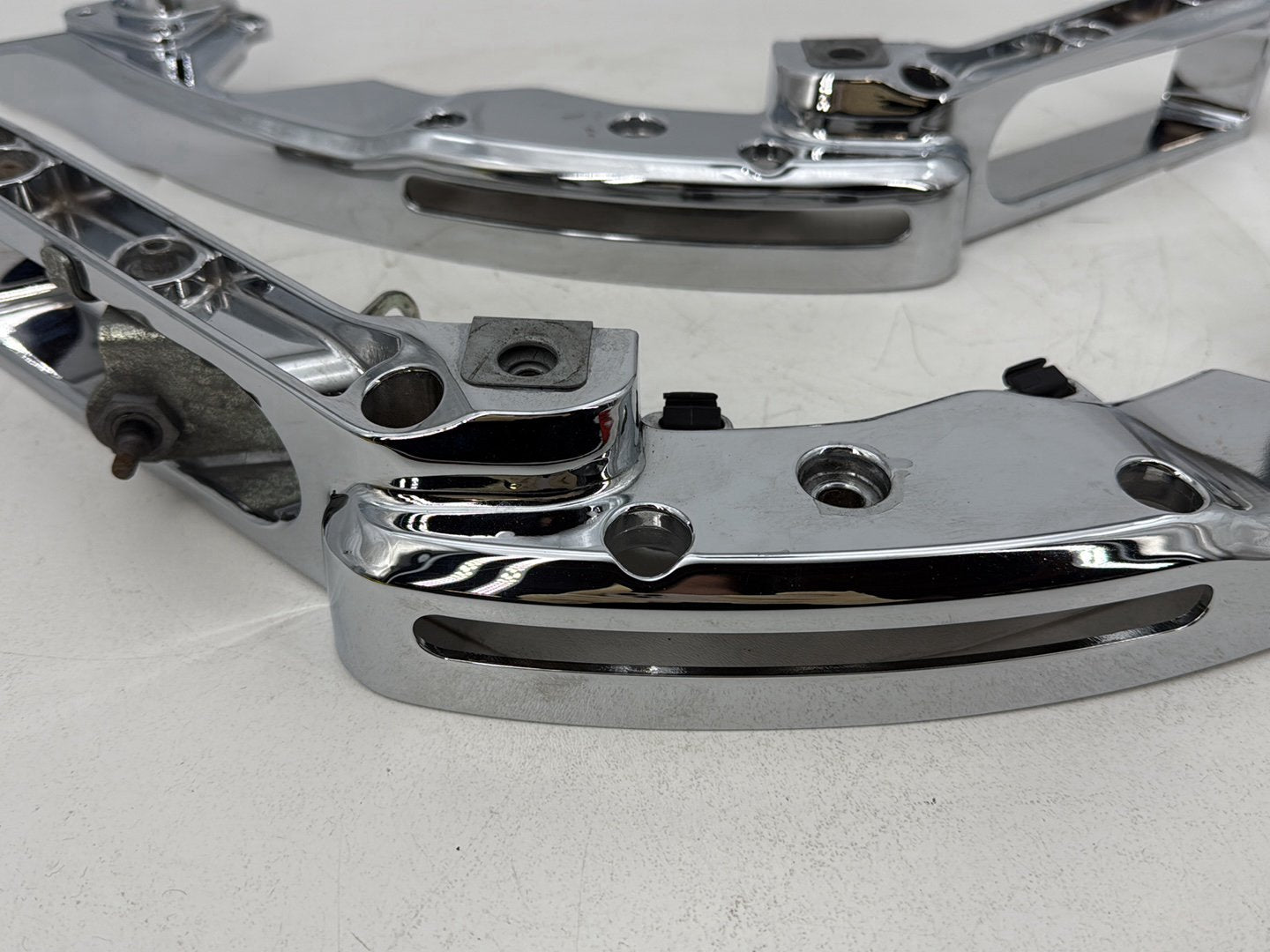 2019 - 2023 Harley-Davidson Touring Street Glide Left Right Saddlebag Fender Struts Brackets 90200503