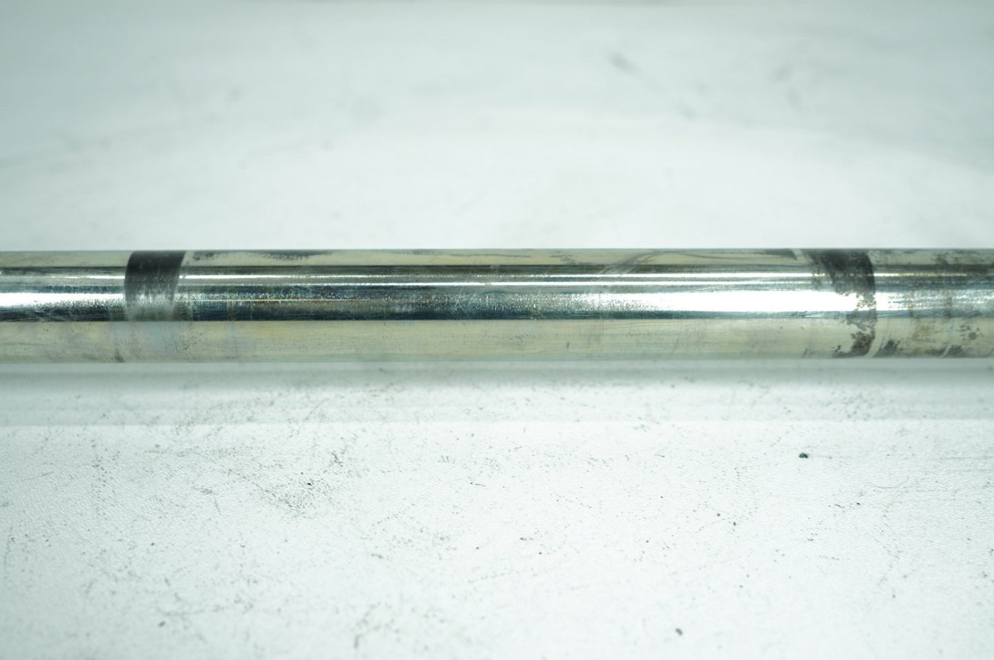 2008 - 2016 Harley-Davidson Touring Electra Glide Ultra Rear Wheel Axle Bolt Shaft 41056-09