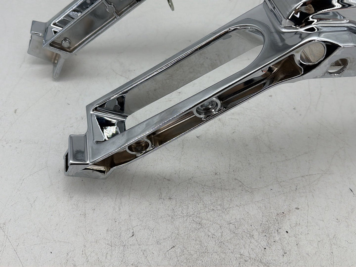 2014 Harley Street Glide Touring FLHXS OEM Left Right Saddlebag Fender Struts Brackets