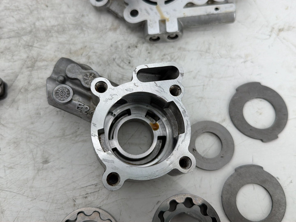 2015 Harley Electra Glide Touring Twin Cam Cam Support Camshaft Plate 25358-06