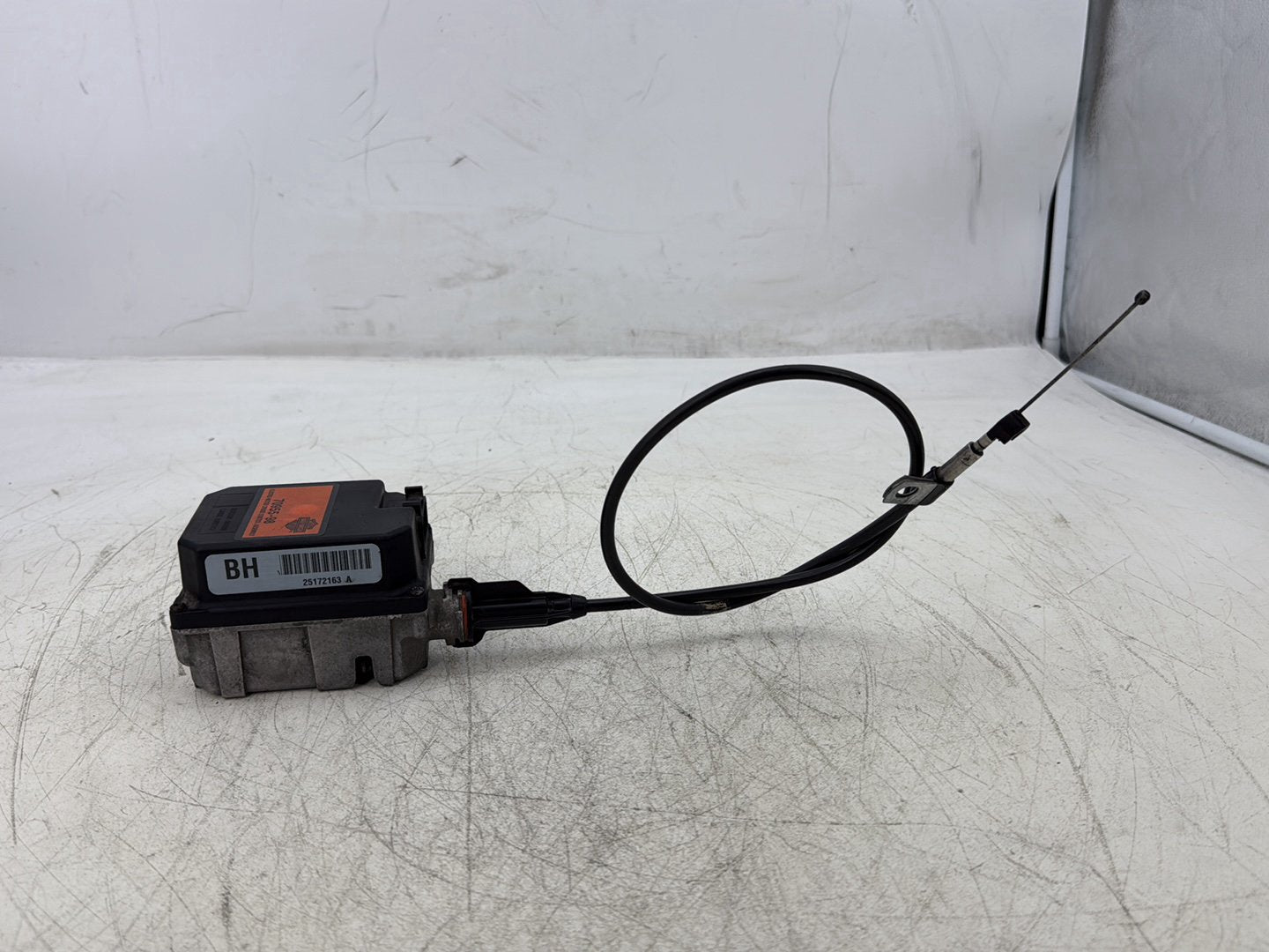 1998 Harley Touring FLHTCUI Electra Glide Ultra OEM Cruise Control Actuator 70955-98