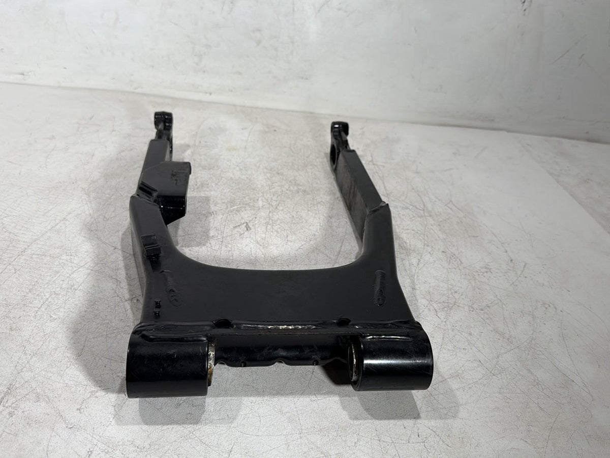 2006 Harley Electra Glide Touring Ultra FLHTCUI OEM Rear Fork Swingarm Swing Arm