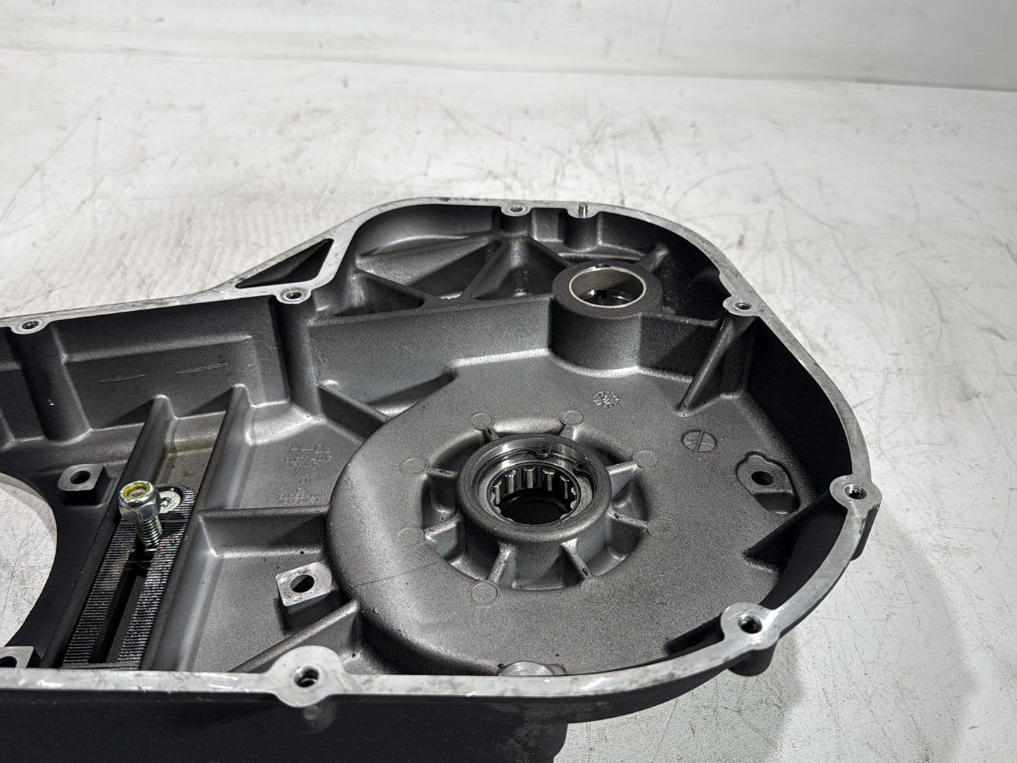 2006 Harley Touring FLHTCI Electra Glide Classic OEM Inner Primary Clutch Cover