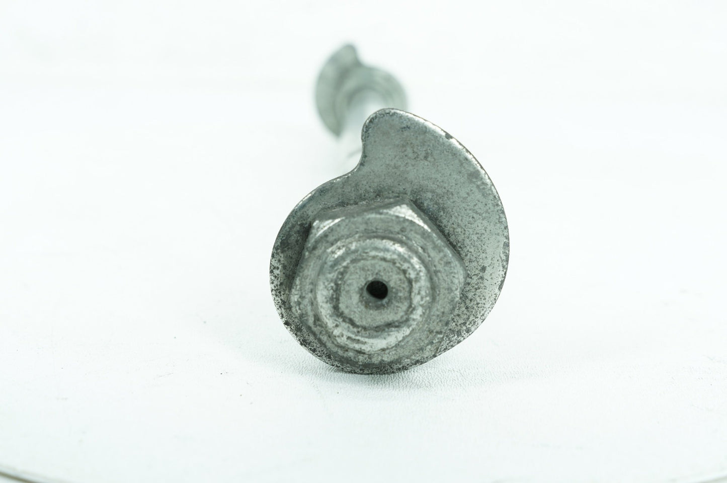 2009 - 2016 Harley-Davidson Touring Road King Classic Rear Wheel Axle Bolt Shaft 41056-09