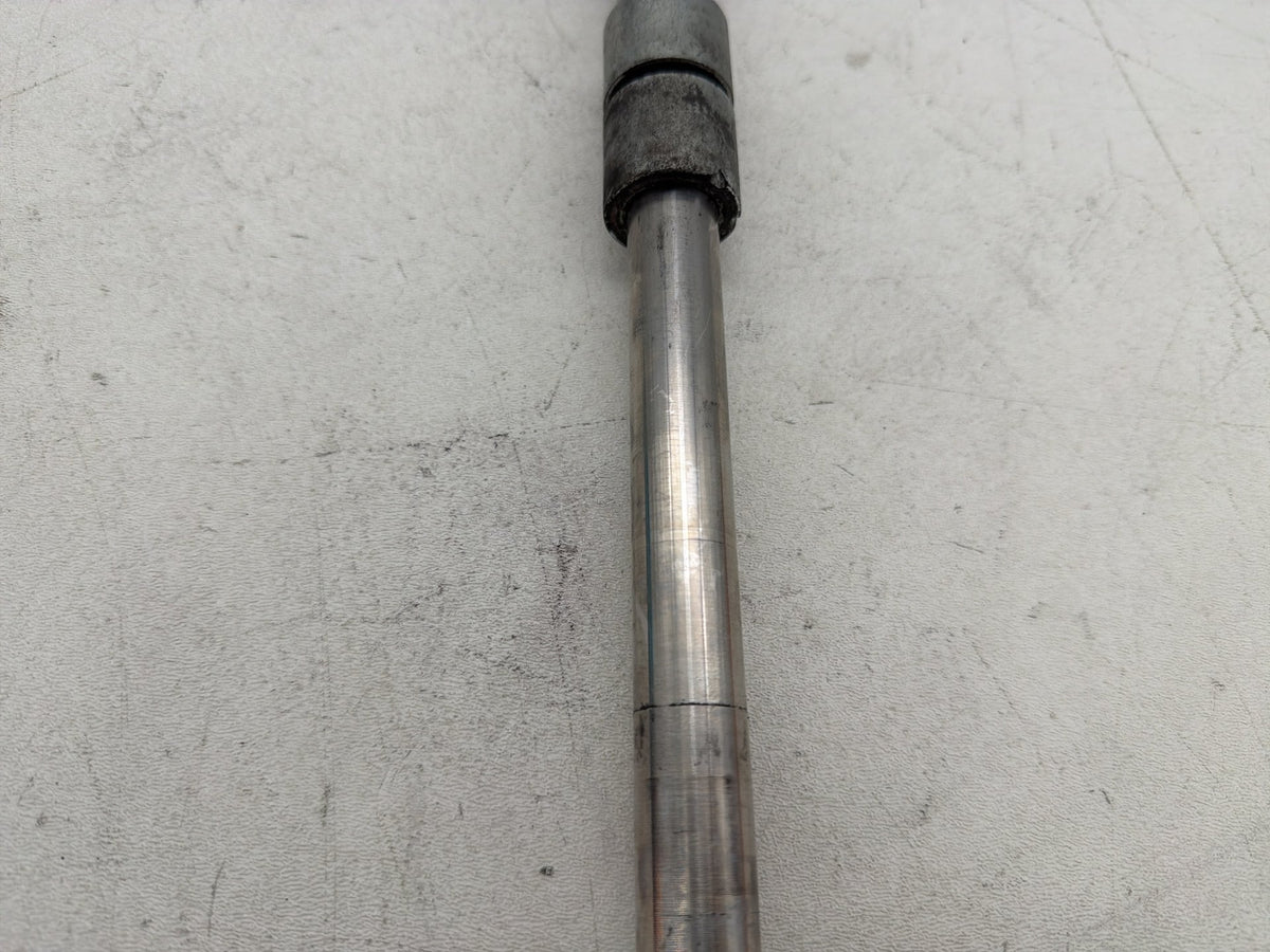 2005 Harley Dyna Wide Glide FXDWG OEM Front Wheel Axle Bolt Shaft