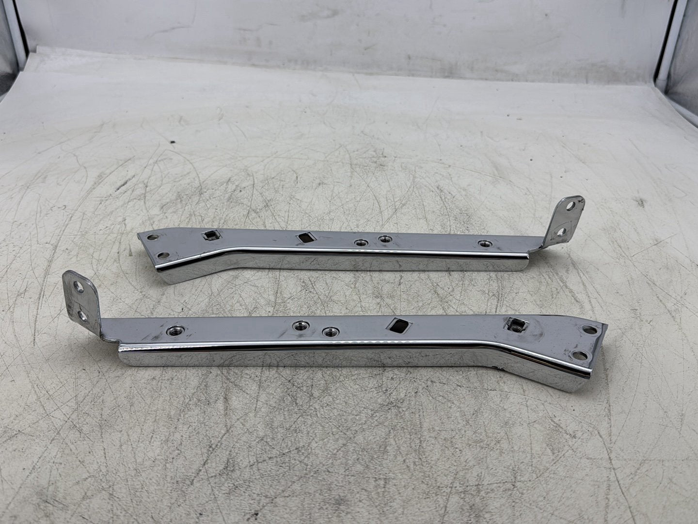 2007 Harley Touring FLHTC Electra Glide Classic OEM Rear Left & Right Saddlebag Fender Support