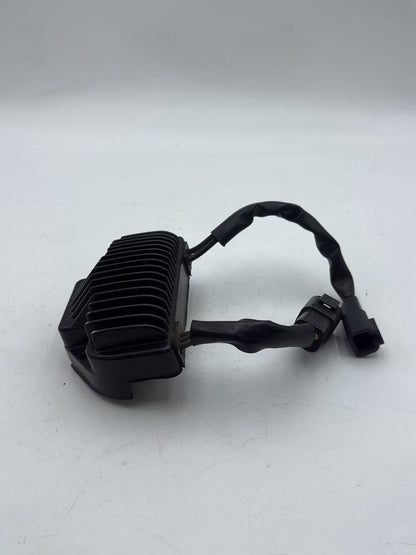 2007 - 2012 Harley-Davidson Dyna Street Bob Voltage Regulator Rectifier   	74631-06