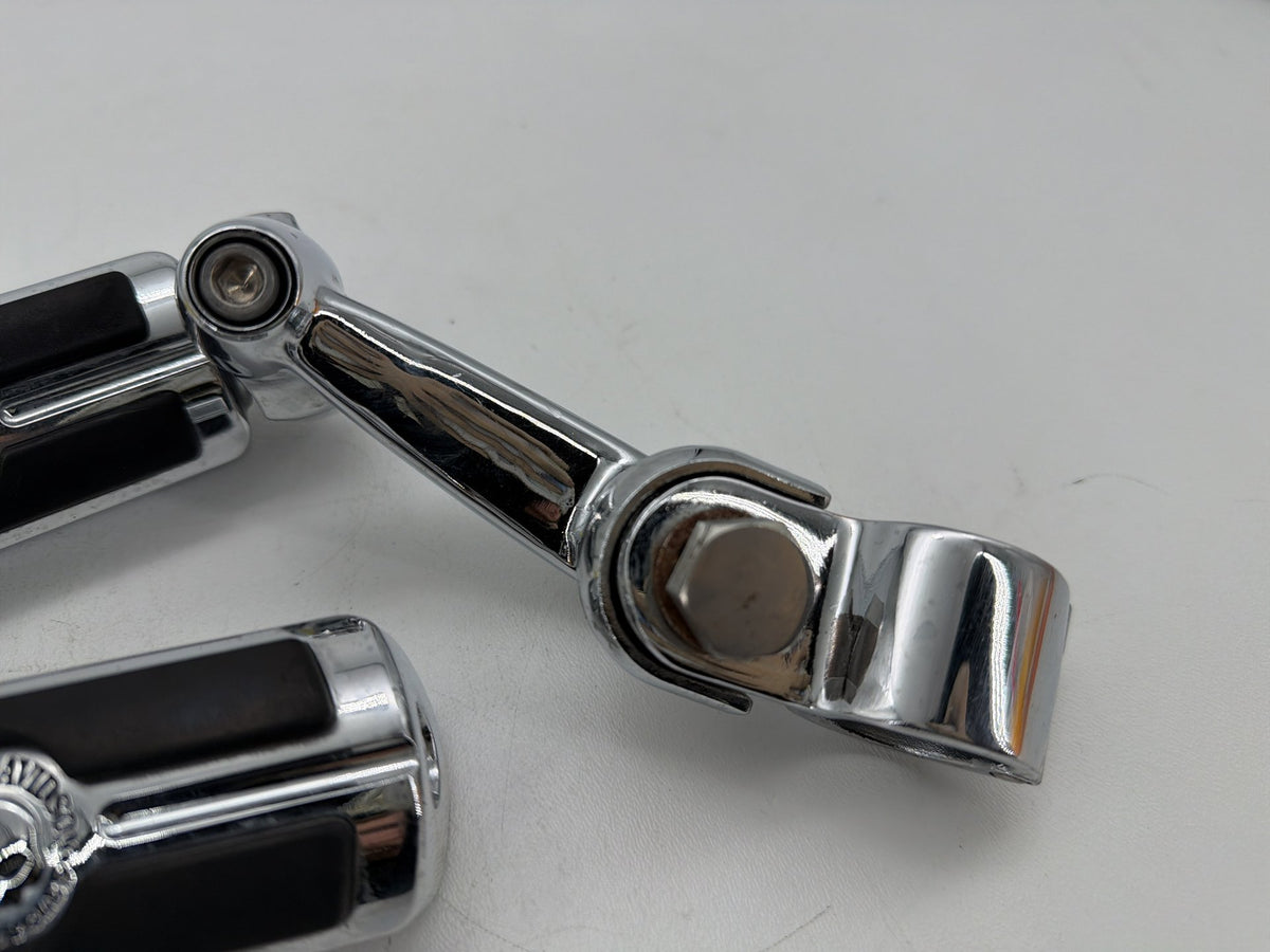 2001 Harley Electra Touring Front Right Left Highway Foot Pegs Willie G SKULL