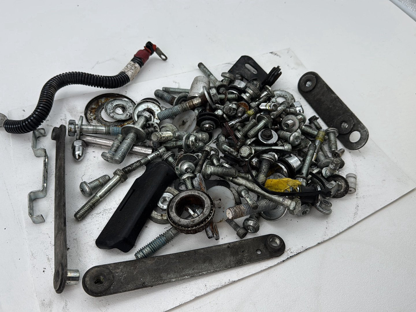 2008 Harley Softail Deluxe FLSTN OEM Hardware Bolts Nuts & Brackets