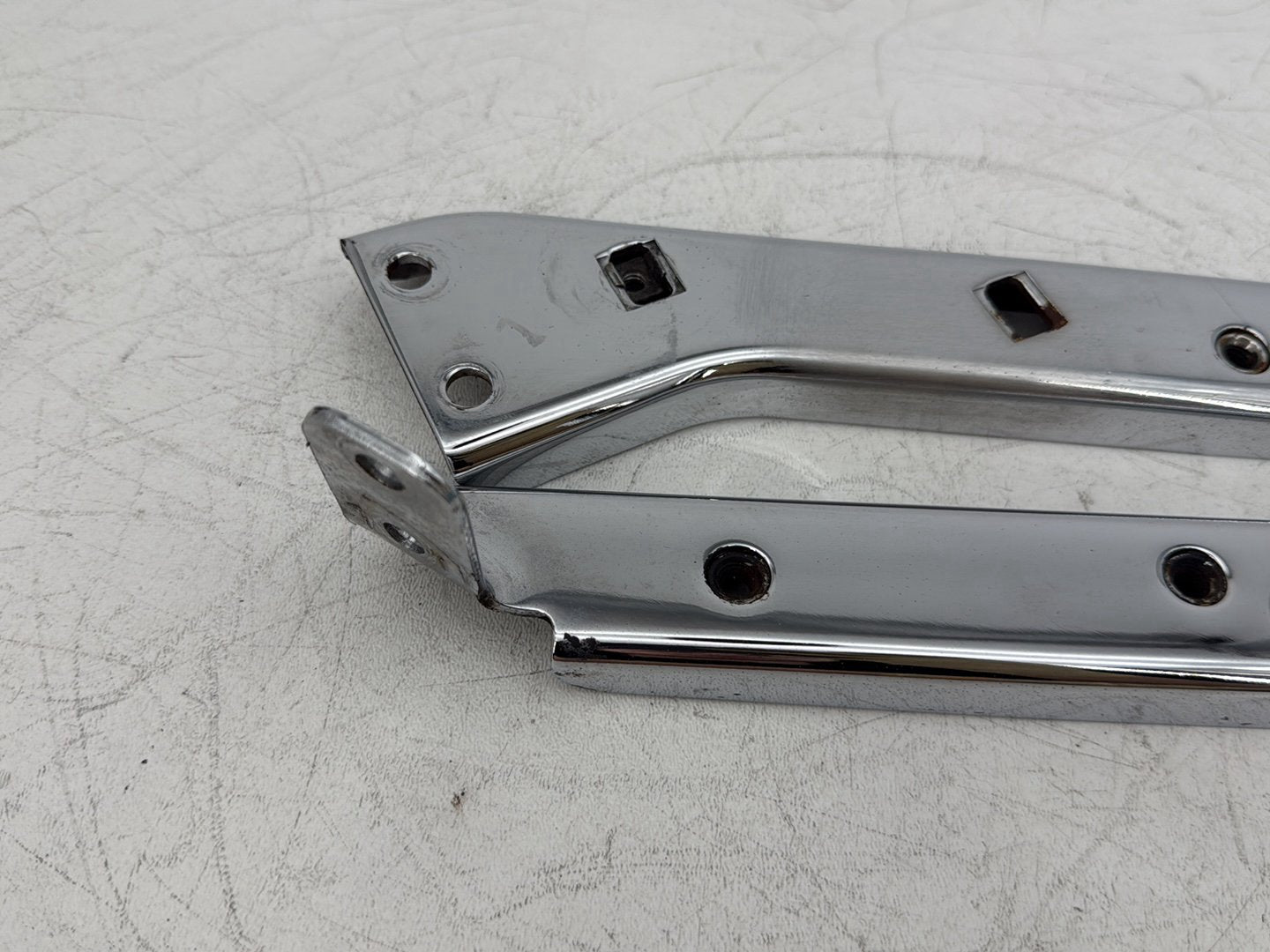 06 Harley Touring FLHRI Road King OEM Rear Left &amp; Right Saddlebag Fender Support