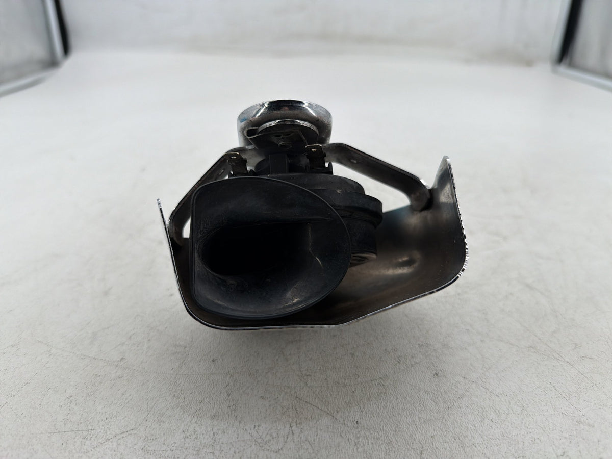 2003 Harley Softail Deuce FXSTDI OEM Horn Signal Klaxon Chrome Cover