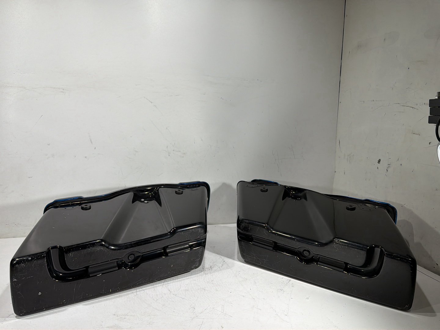2009 Harley Road King Touring Police OEM Left Right Saddlebags Luggage NOKey