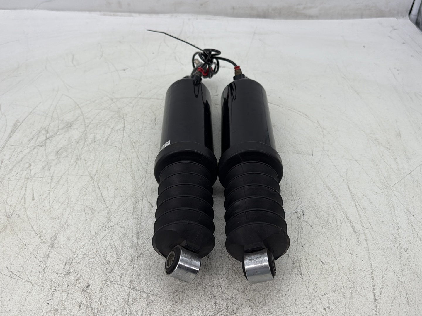 2006 Harley Road King Touring FLHRCI Classic OEM Rear Left Right Shock Absorbers
