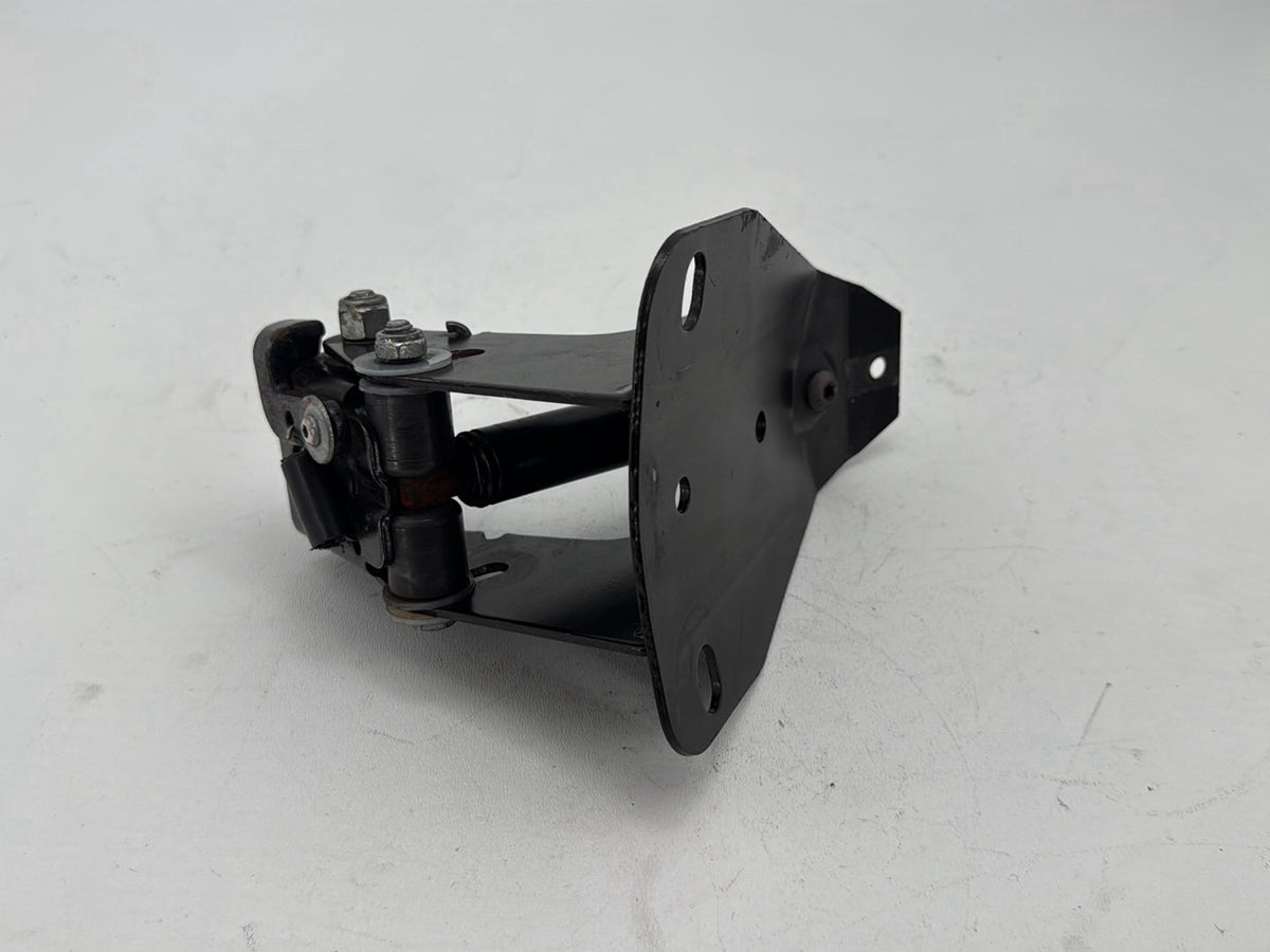 2005 Harley Electra Touring CVO Adjustable Rider Backrest Lift Mount 52482-01A