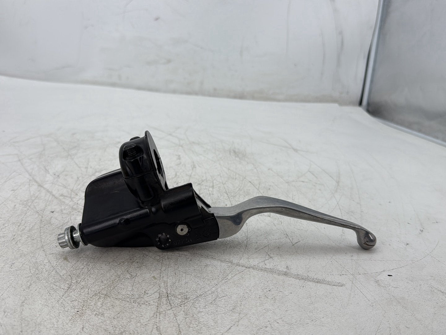 2013 Harley Heritage Softail Classic FLSTC OEM Front Right Brake Lever Master Cylinder