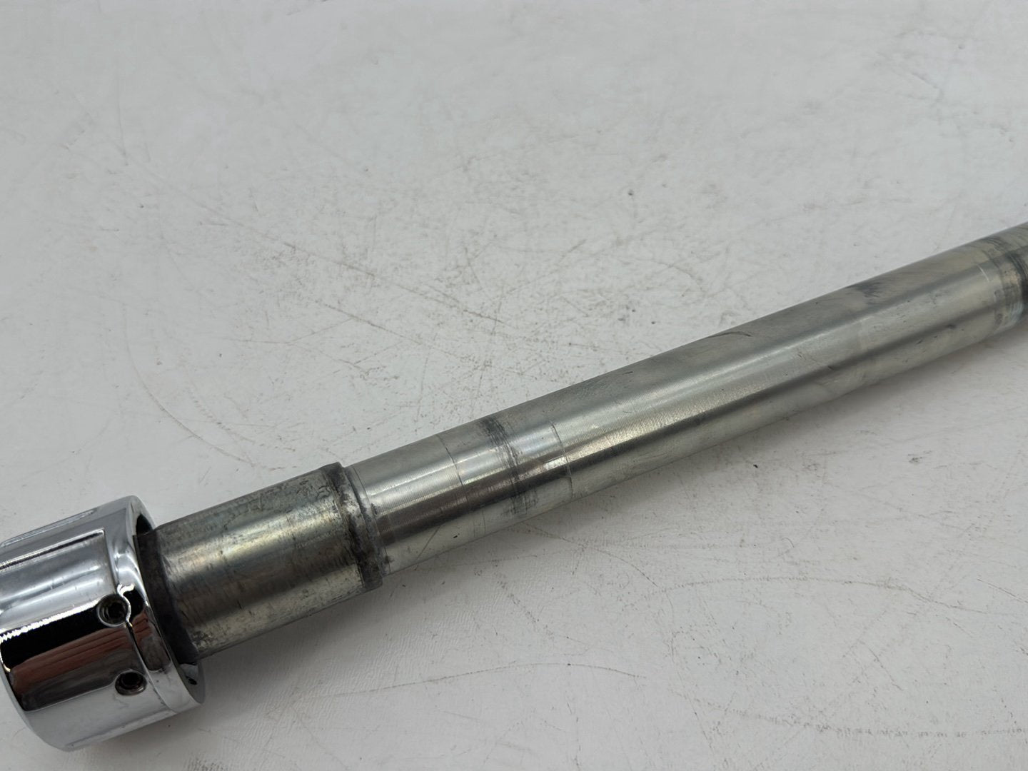 1999 - 2006 Harley-Davidson Touring Road King Classic Front Wheel Axle Bolt Shaft  	43364-00