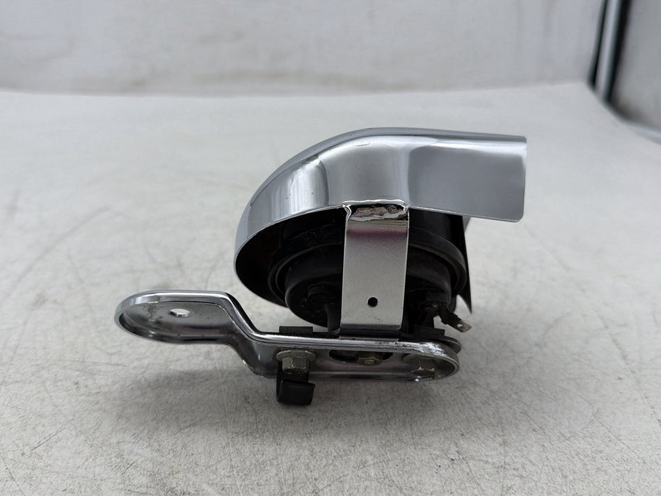 2003 Harley Electra Glide Touring FLHTI OEM Horn Signal Klaxon Chrome Cover